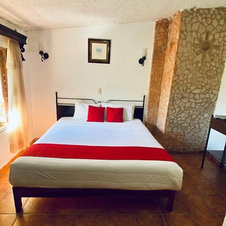 Hotel De Cervantes San Sebastián del Oeste Kültér fotó