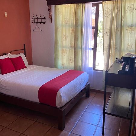 Hotel De Cervantes San Sebastián del Oeste Szoba fotó