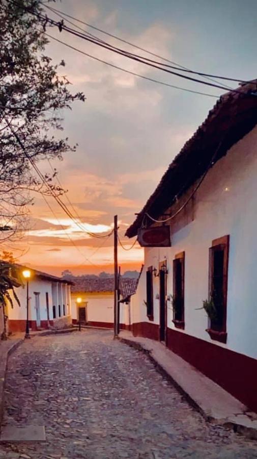 Hotel De Cervantes San Sebastián del Oeste Kültér fotó