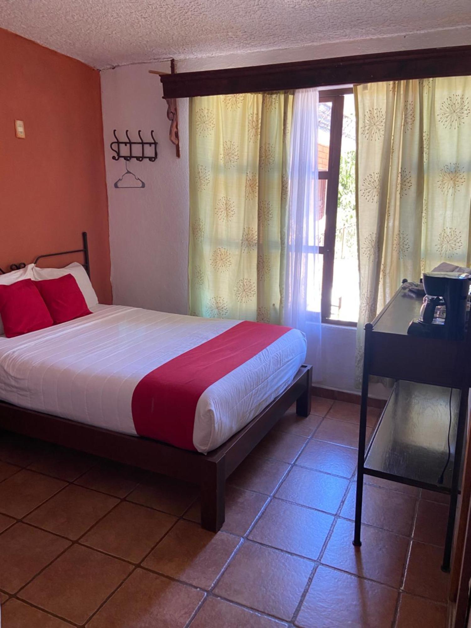 Hotel De Cervantes San Sebastián del Oeste Szoba fotó